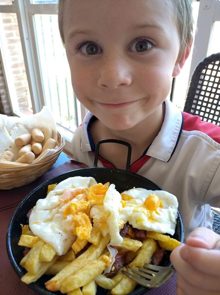 Antonio con sus Patatas, huevos y chorizo