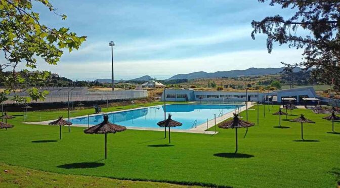 Manolo López Municipal swimming pool in Ronda